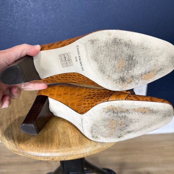 Enzo Angiolini Brown Croc-Embossed Heels - Picture 8 of 8